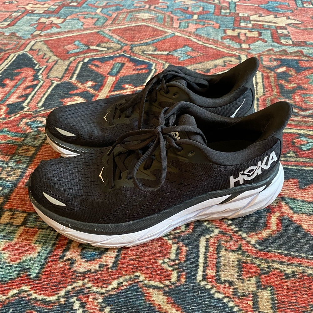 HOKA Womens Clifton 8 size 8B
